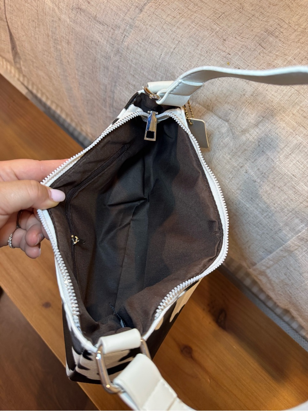 SHEIN Black and White Cowhide Pattern Shoulder Bag - Picture 4 of 4